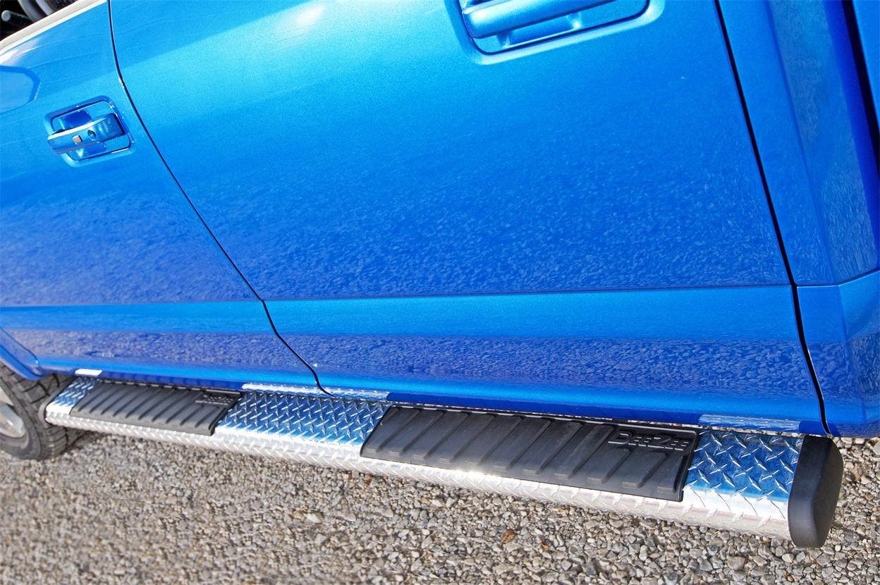 Dee Zee Brite-Tread Aluminum Side Step 6 in. Oval Cab Length +BKTX/NB/OVAL6 BRIT