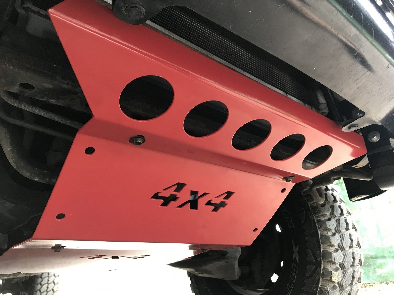 3mm Red 4X4 Bash Plate Front Sump Guard for Toyota Hilux 2005-2015 N70 Underbody