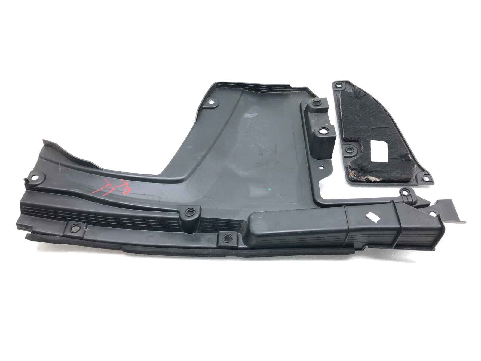2017-2024 MASERATI LEVANTE S RIGHT PASS FRONT WINDSHIELD WIPER COWL TRIM OEM