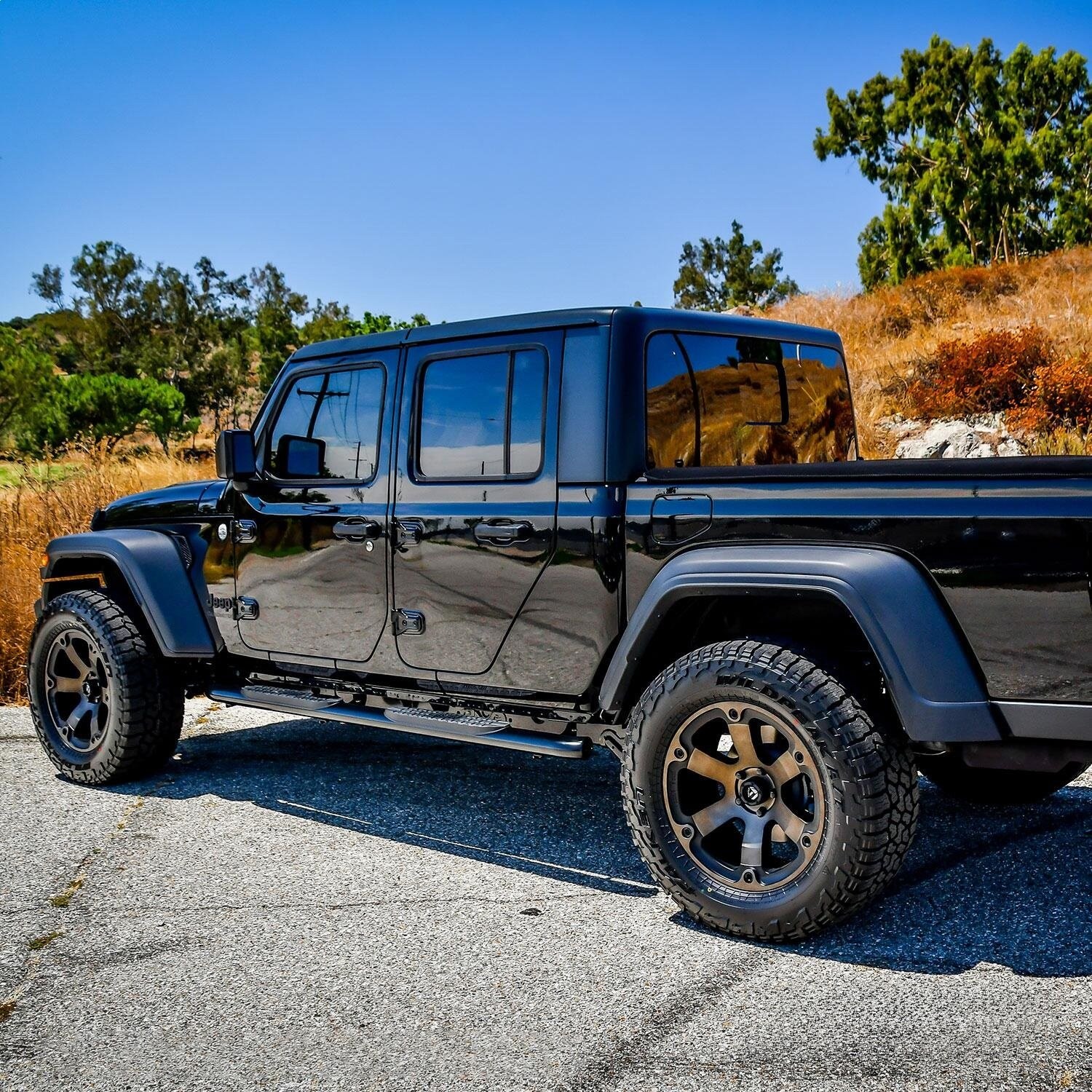 Westin Pro Traxx 4 Oval Nerf Bars for 2020 Jeep Gladiator JT Truck 4-Door