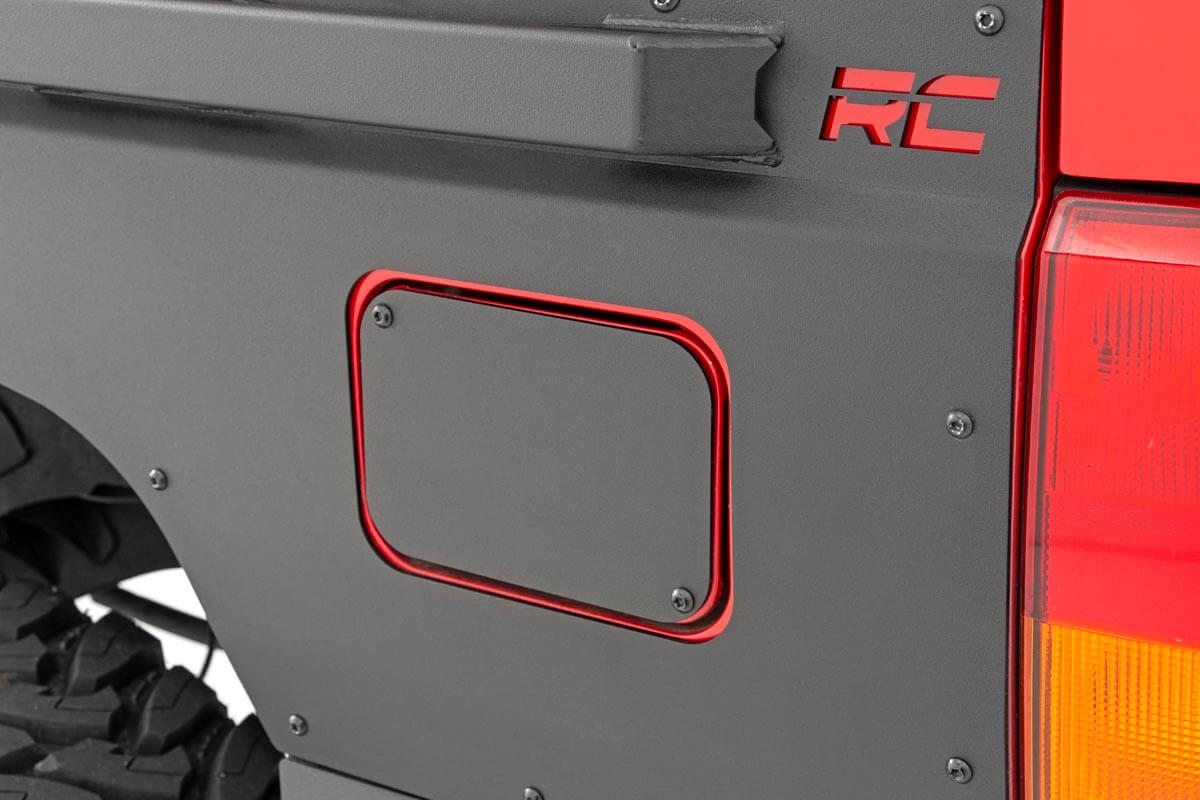 Rough Country Rear Fender Panel Armor-Black, for 97-01 Cherokee XJ; 10579