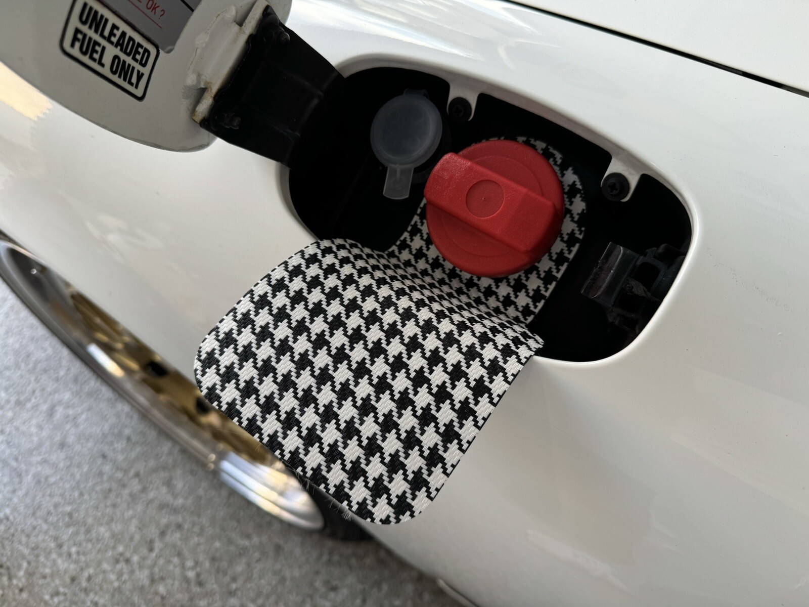 Houndstooth Pepita Fuel Gas Bib Fits Porsche 911 964 993 997 Over Filler Style