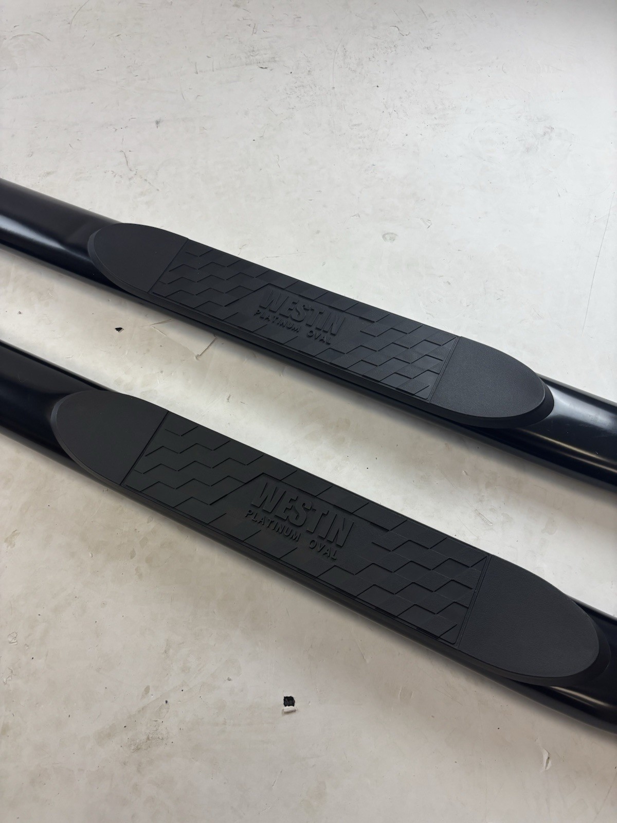 Open Box Westin 21-3565 Platinum 4 Oval Nerf Step Bars