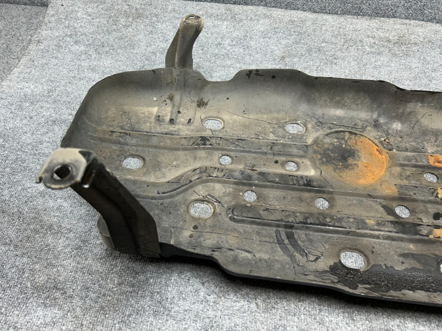 LEXUS GX470 03-09 OEM FUEL TANK LOWER SHIELD SKID PLATE COVER PANEL GUARD 216K