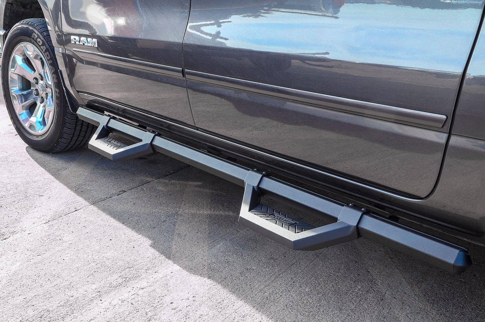 Dee Zee Hex Series Black Alloy Steel Truck Side Steps – Durable Aluminum Finish