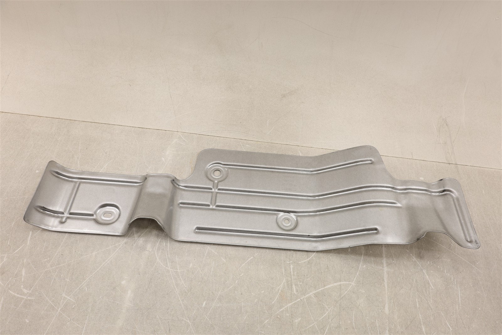 NEW OEM GM Fuel Tank Shield 23338707 Traverse XT5 2.0L 2.5L 3.6L RWD 2017-2022