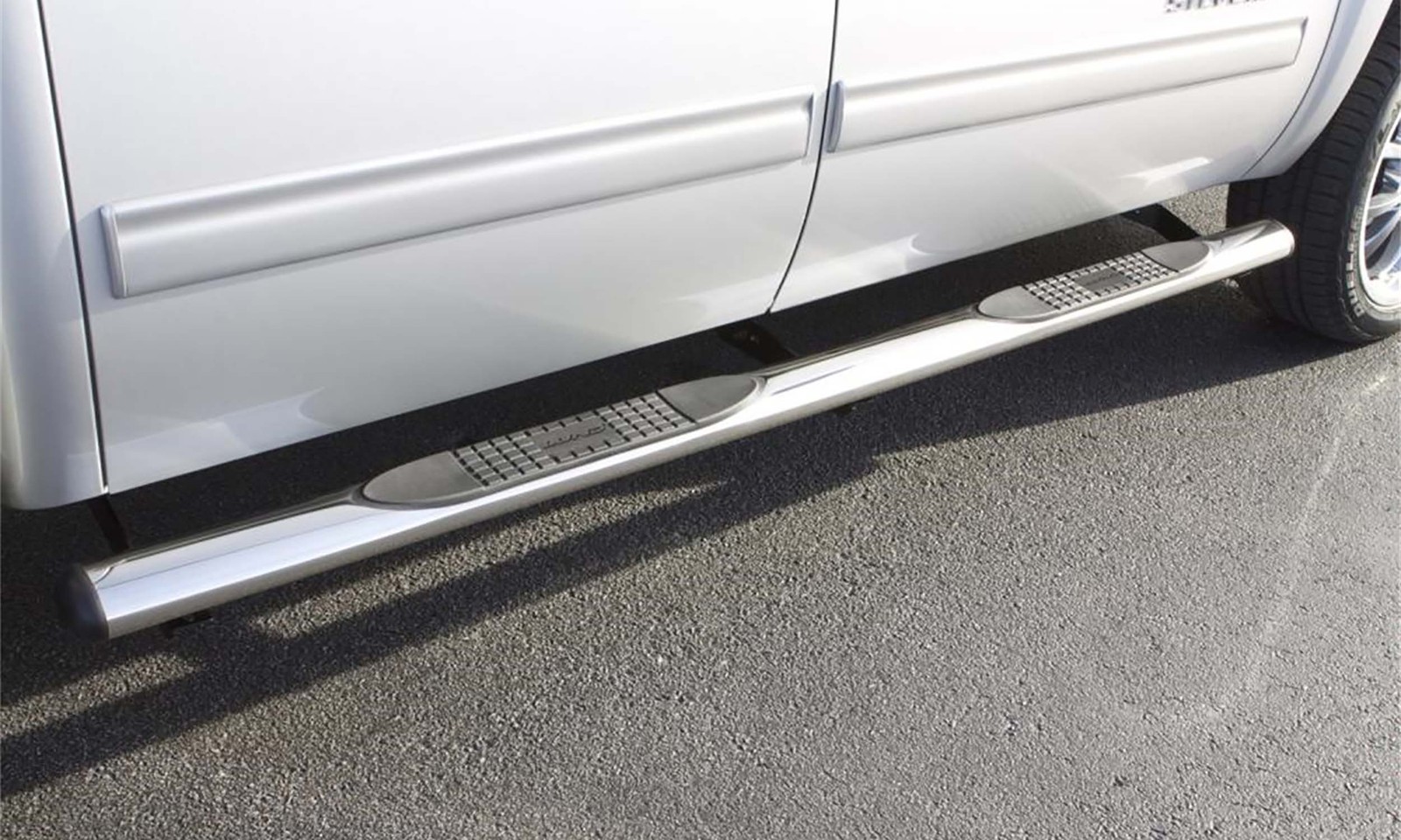 Lund 23589173 4 Inch Oval Straight Nerf Step Bars Polished Stainless
