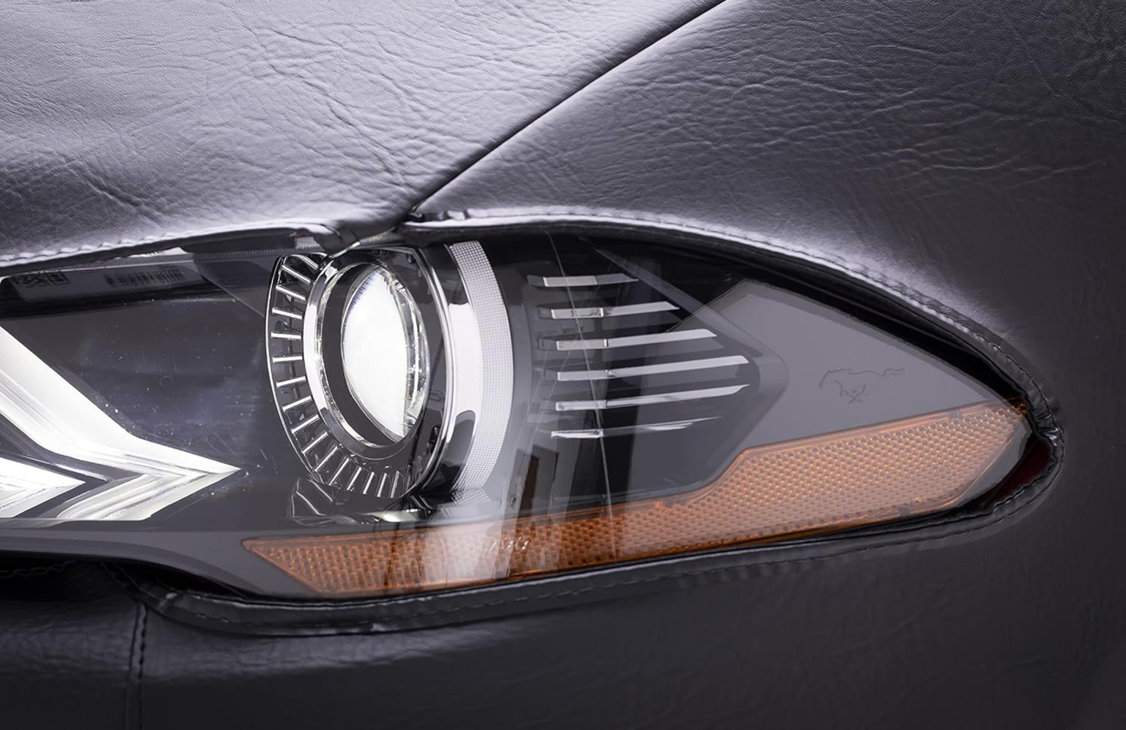 Covercraft LeBra Custom Front End Cover for 2000-02 SATURN S-Series #7513 AMZTD