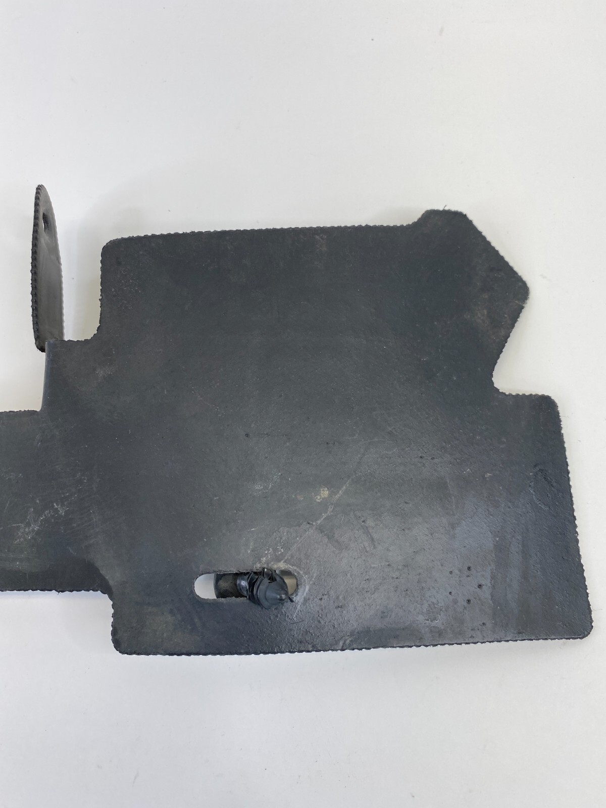 2013-2016 FORD ESCAPE FRONT RIGHT PASSENGER SIDE AIR SHIELD DEFLECTOR TRIM