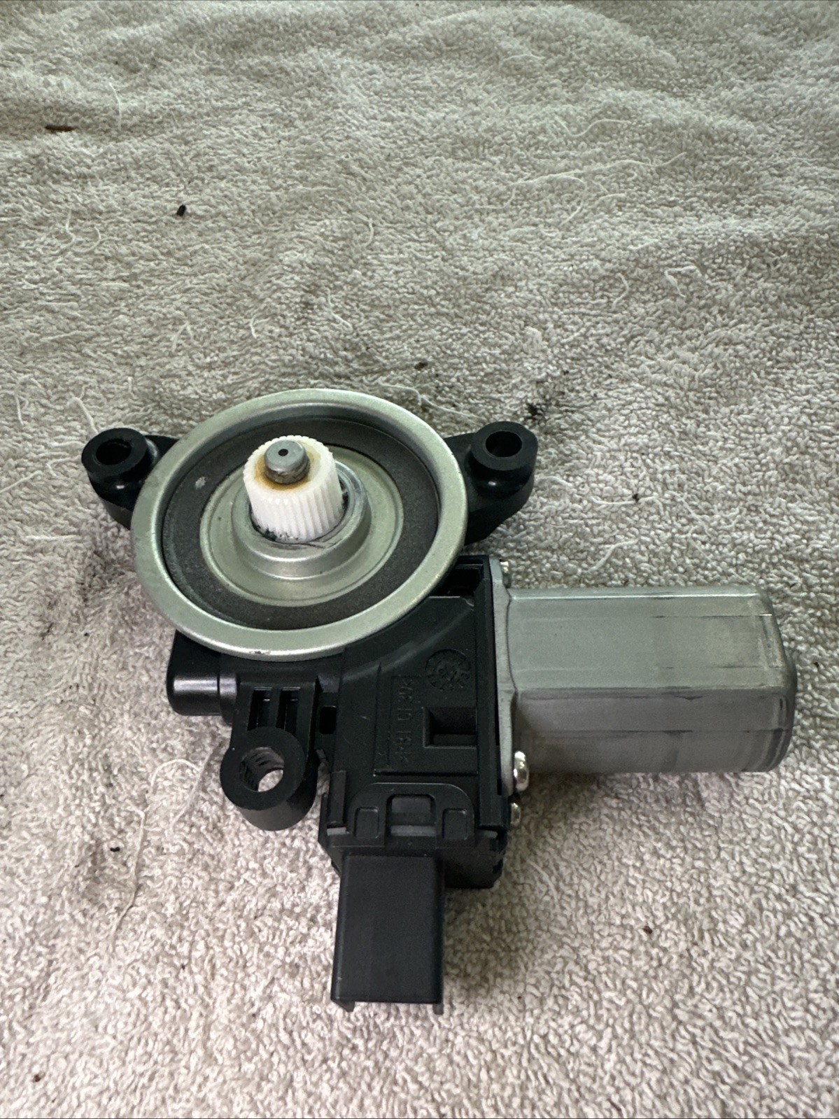 2014 2015 2016 2017 2018 Mazda 3 Right front window motor oem