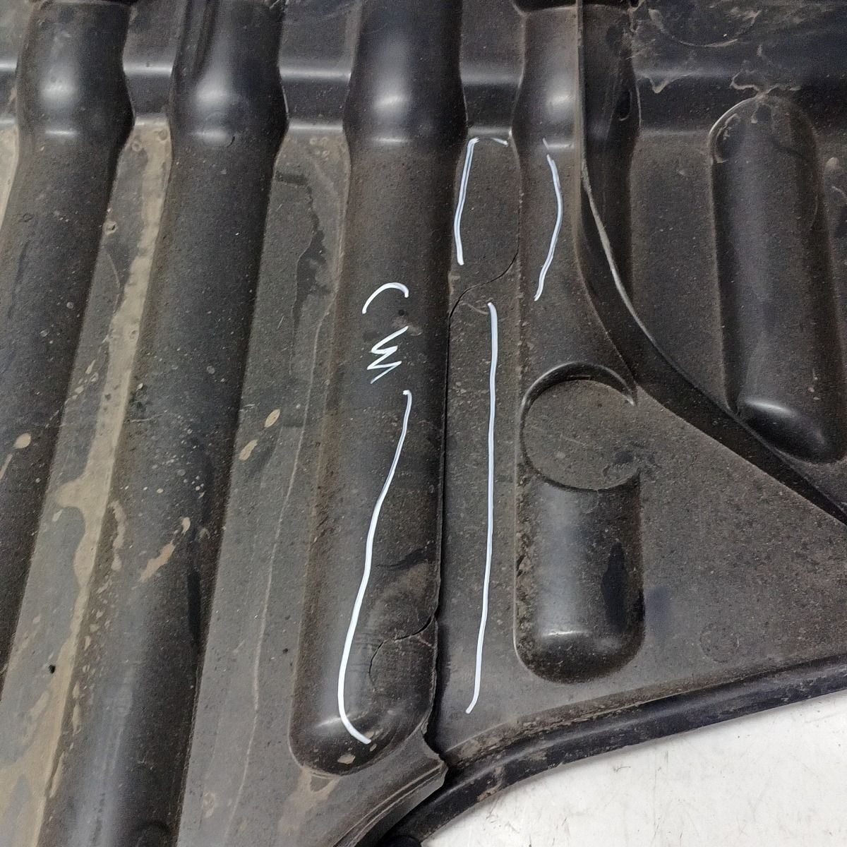 PEUGEOT 2008 19-25 1.2 MK2 FL Rear Left Undertray Damaged 9826459280