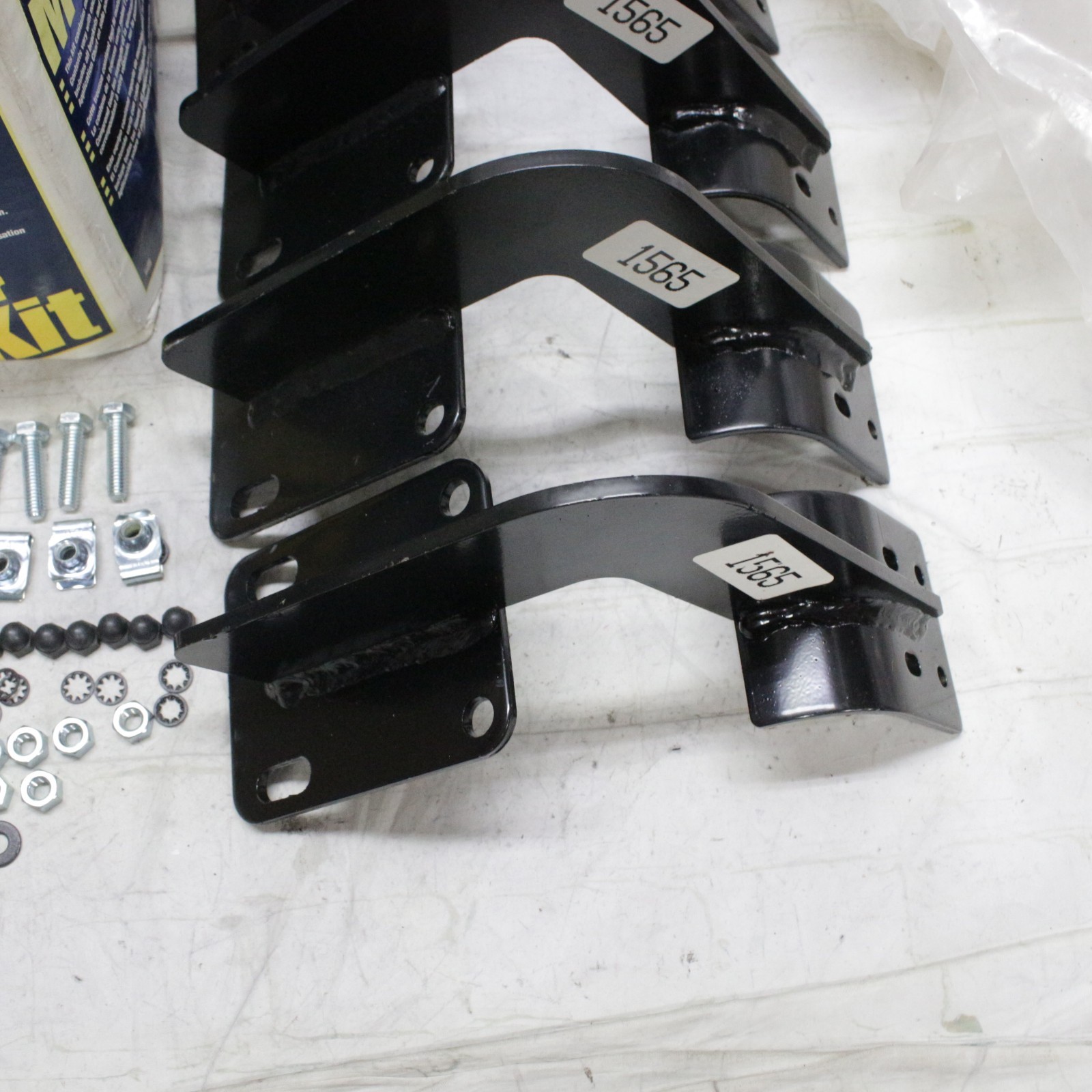 Westin 22-1035 22-Series Oval Step Bar Brackets for 99-16 F250 F350 F450 F550