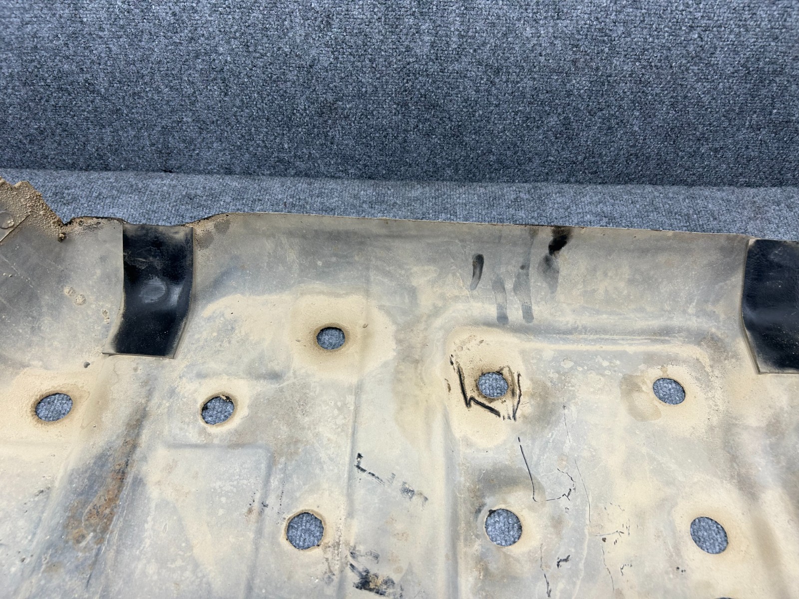 TOYOTA LAND CRUISER FJ80 91-92 OEM FUEL TANK LOWER SKID PLATE GUARD SHIELD 170K