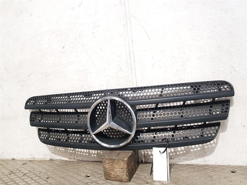 1998-2005 W163 MERCEDES M-CLASS FRONT GRILLE