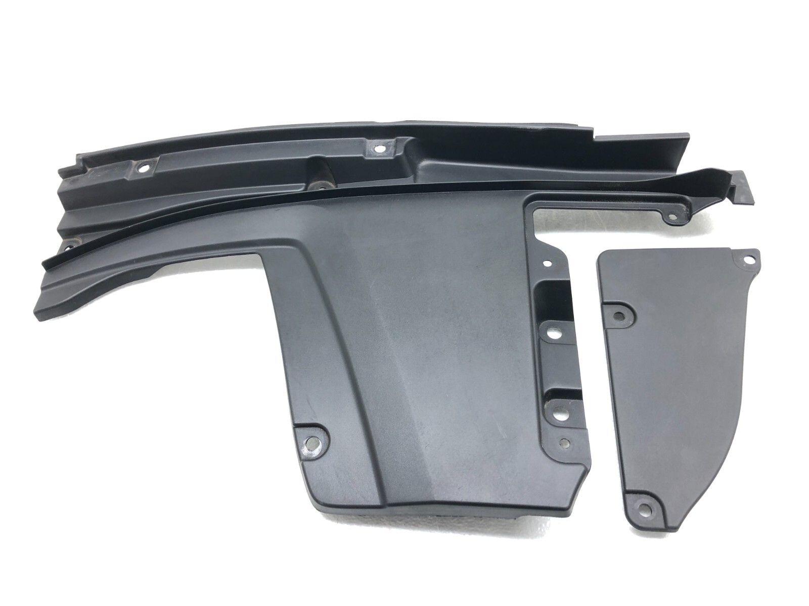 2017-2024 MASERATI LEVANTE S RIGHT PASS FRONT WINDSHIELD WIPER COWL TRIM OEM