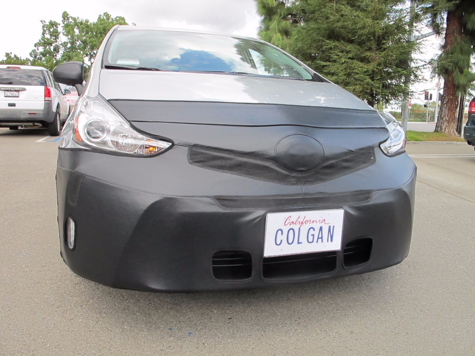 Colgan Front End Mask Bra 2pc. Fits 15-16 Toyota Prius V Two Three Four,W/O TAG