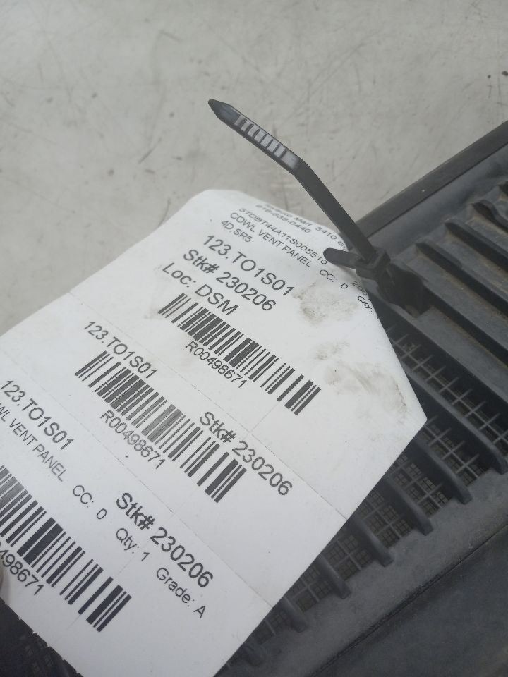 2001 TOYOTA SEQUOIA SR5 COWL VENT COVER