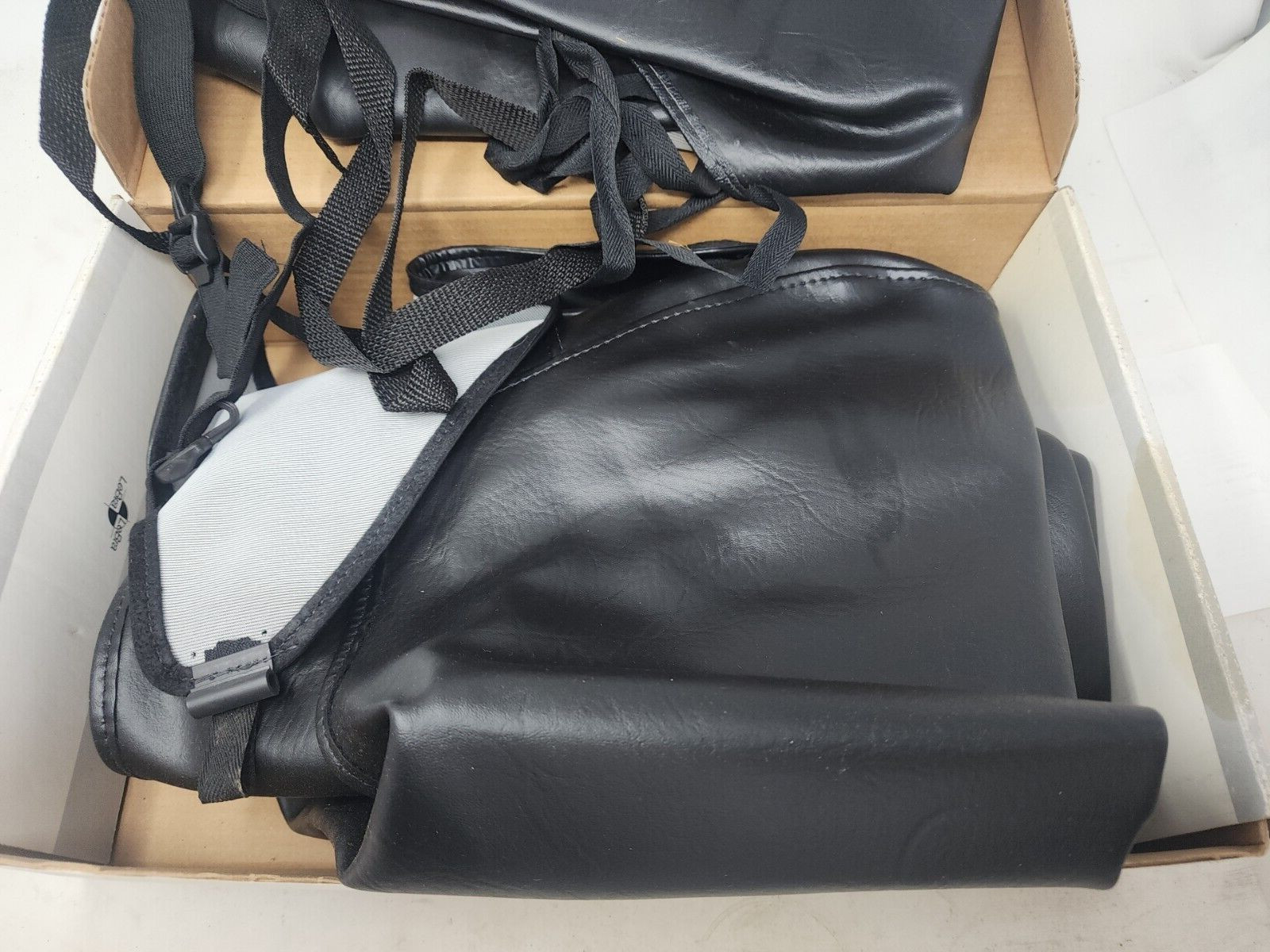 NOS Saddleman LeBra Custom Front End Cover for 1992-1995 Ford Taurus