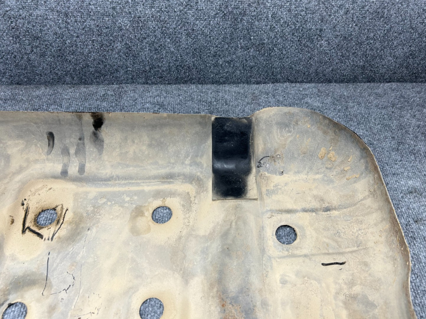 TOYOTA LAND CRUISER FJ80 91-92 OEM FUEL TANK LOWER SKID PLATE GUARD SHIELD 170K