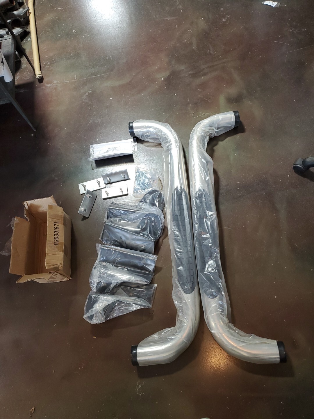 TrailFX 1130301971 3 Inch Round Bent Pol Stainless Steel With End Caps Rocker