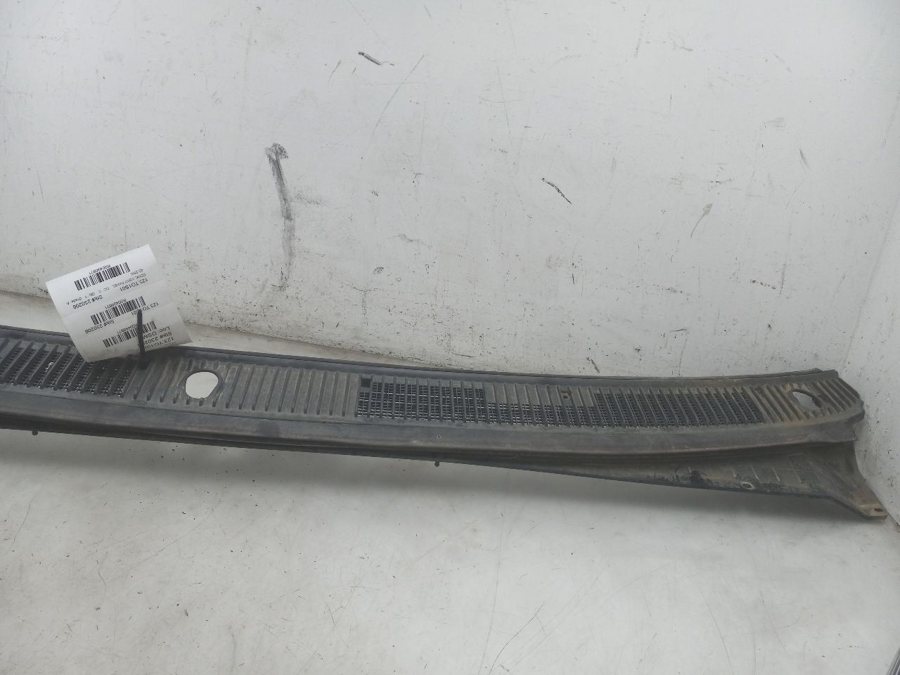 2001 TOYOTA SEQUOIA SR5 COWL VENT COVER