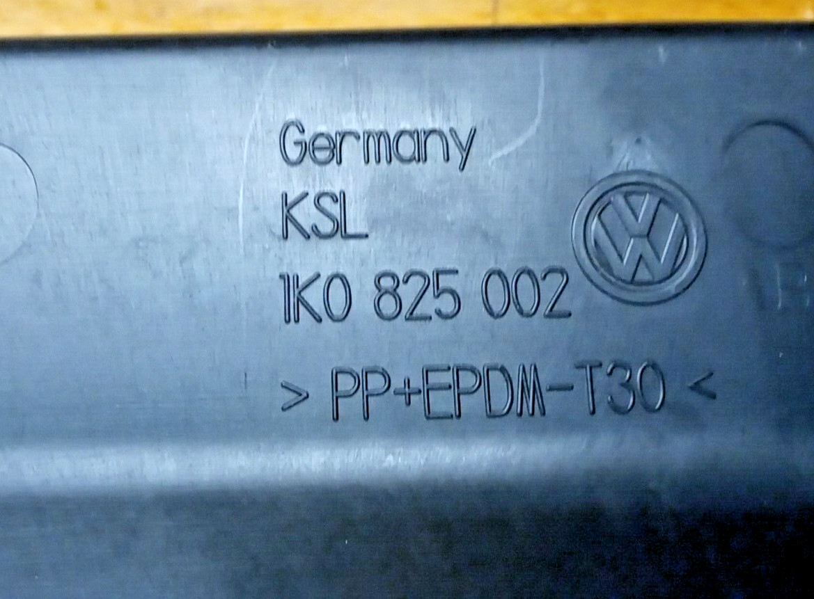 VW Audi Seat Skoda underbody protection rear right 1K0825002B New Genuine OE