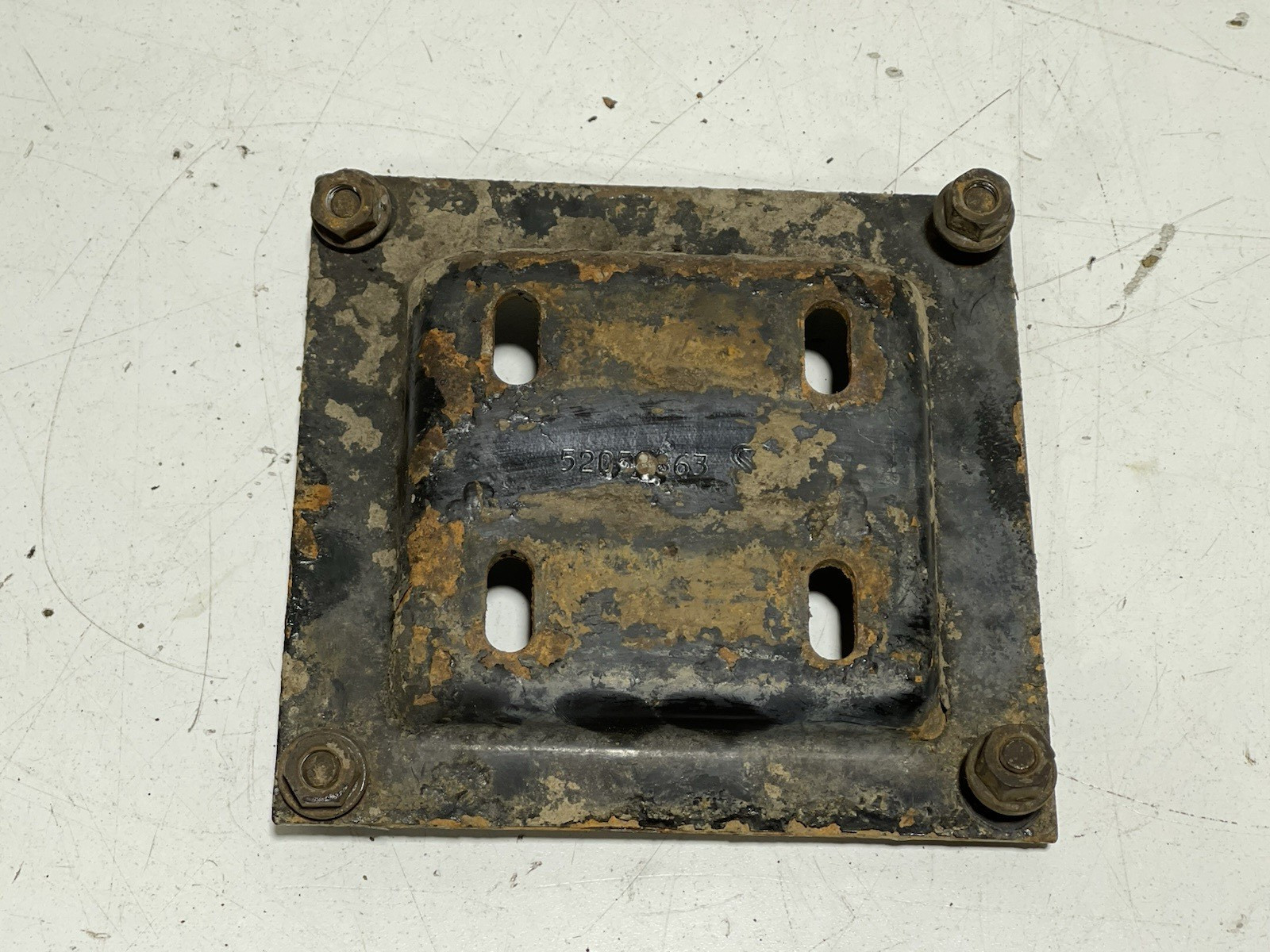 97-02 Jeep TJ Wrangler Auto Transmission Mount Support Brace Bracket 52058863 CC
