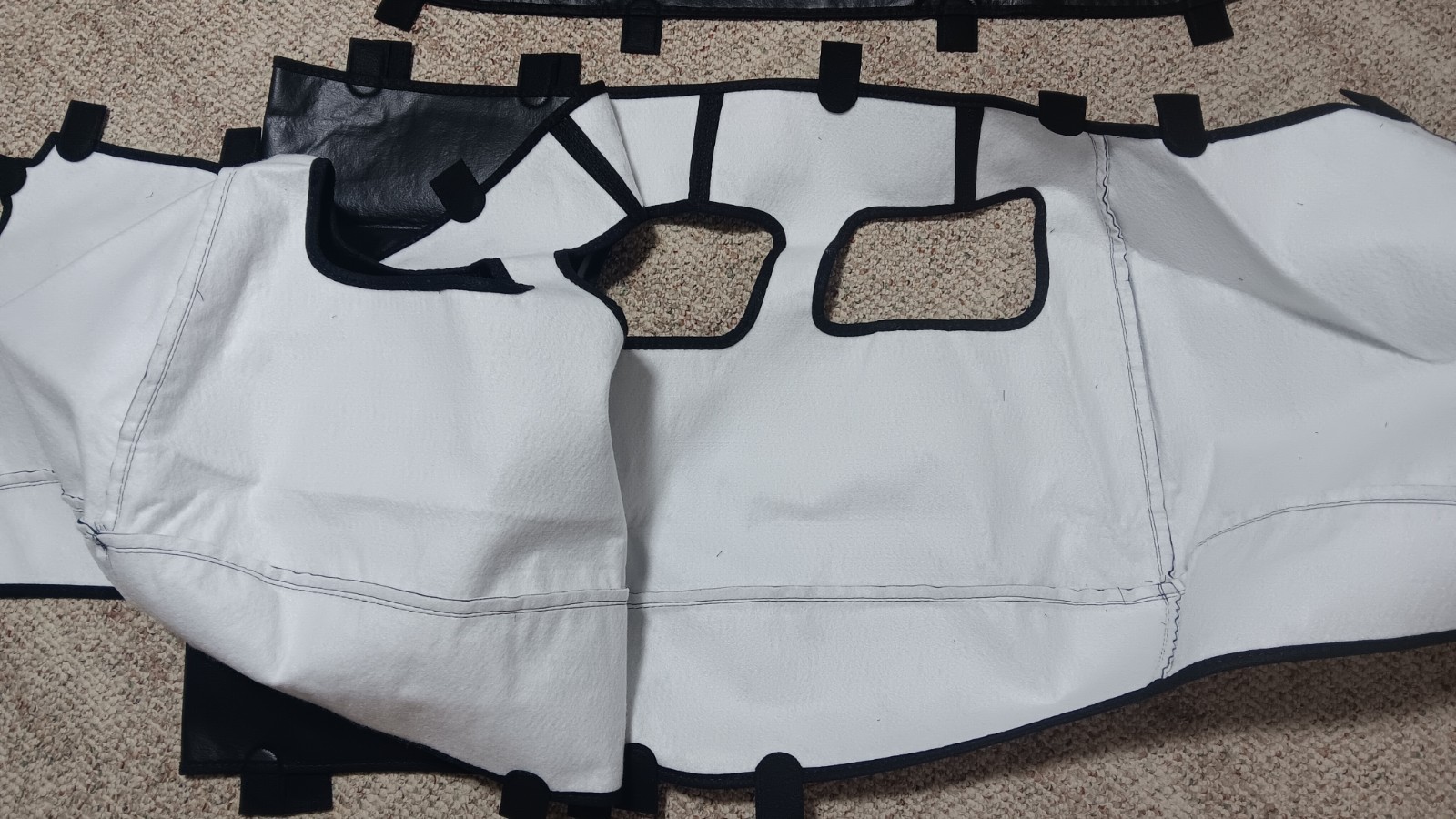 New OEM 2003 – 07 Chevy Silverado GMC Bra / Protector / Cold Weather Cover !