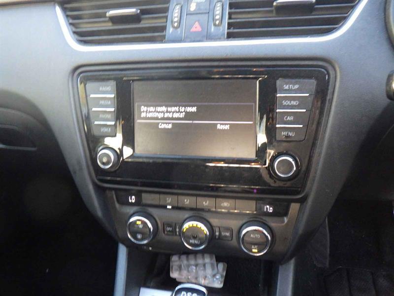 2013-2020 MK3 5E SKODA OCTAVIA FRONT ARCH LINER LH PASSENGER SIDE 5E0809957D