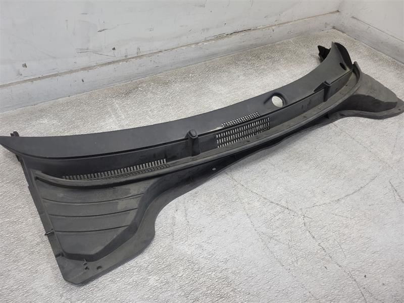 2020-2023 Kia Soul Windshield Cowl Vent Panel 86150K0000 *Broken Clips*