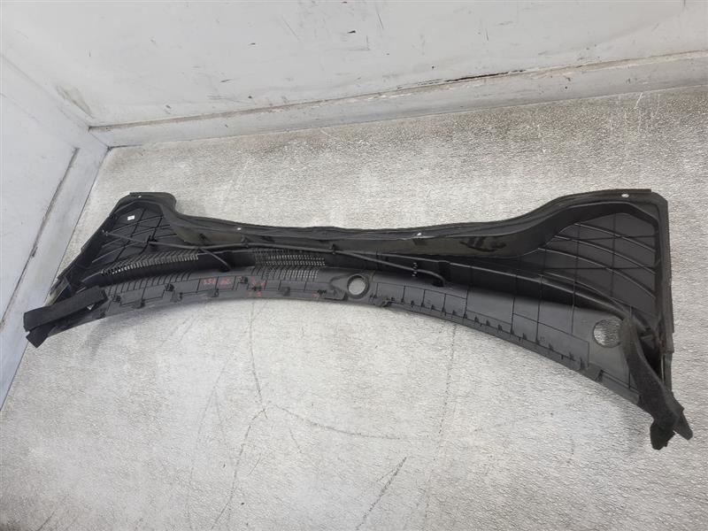 2020-2023 Kia Soul Windshield Cowl Vent Panel 86150K0000 *Broken Clips*