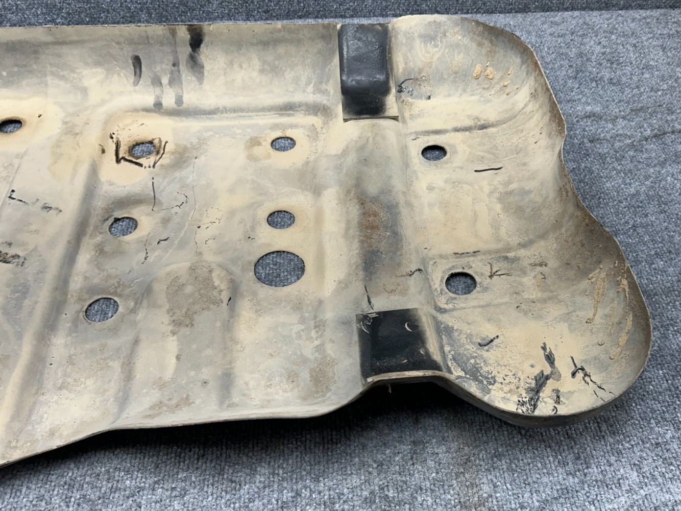 TOYOTA LAND CRUISER FJ80 91-92 OEM FUEL TANK LOWER SKID PLATE GUARD SHIELD 170K