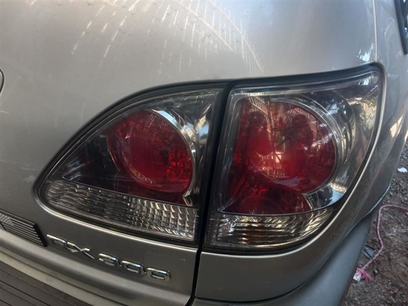 2001 LEXUS RX300 3.0L COWL VENT COVER