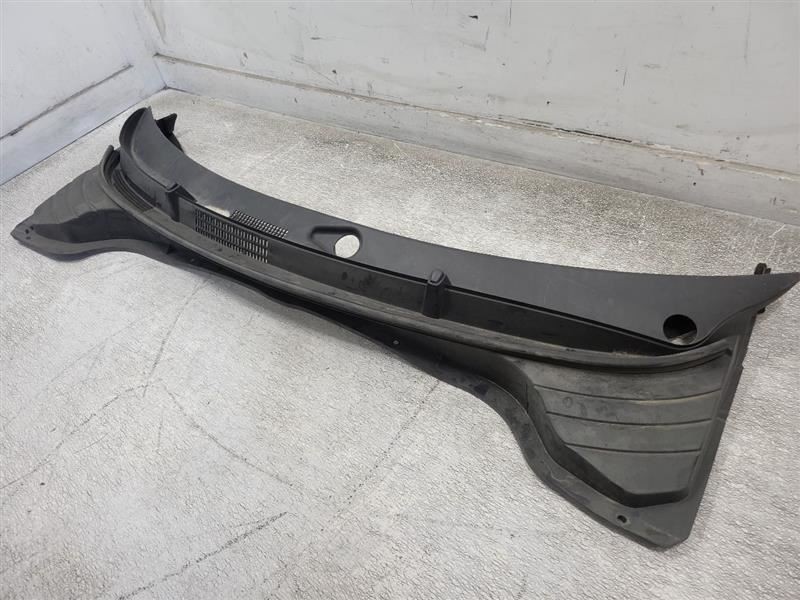 2020-2023 Kia Soul Windshield Cowl Vent Panel 86150K0000 *Broken Clips*