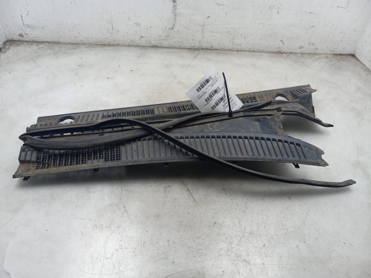 2000 LEXUS LX470 4.7L COWL VENT COVER