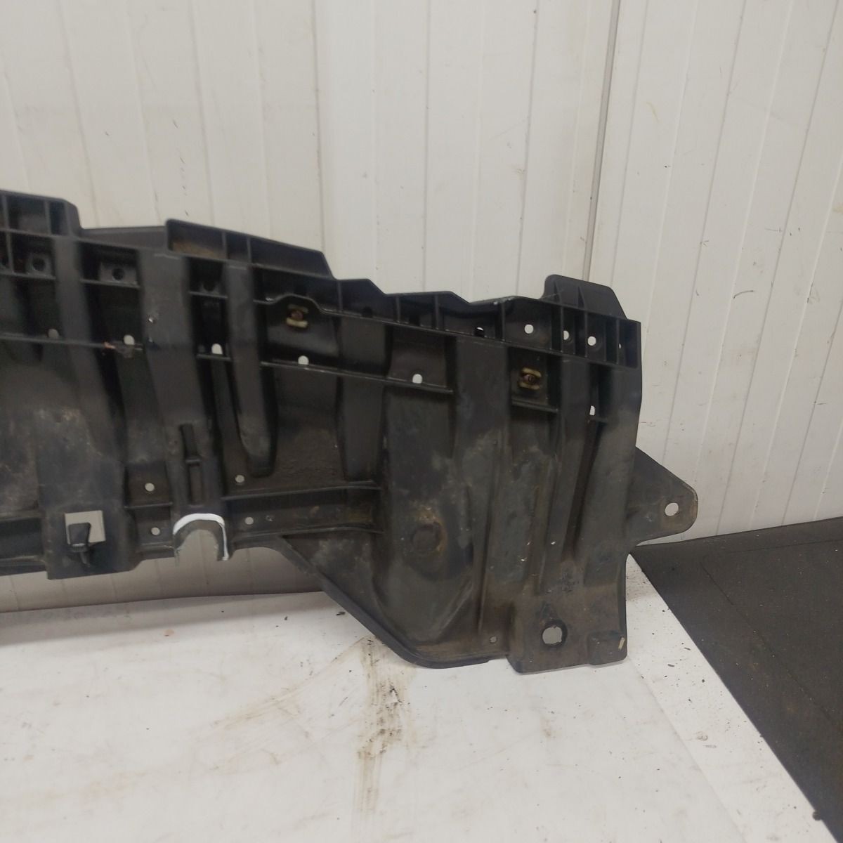2015-2019 TOYOTA AURIS MK2 Front Bumper Undertray 52618-02040
