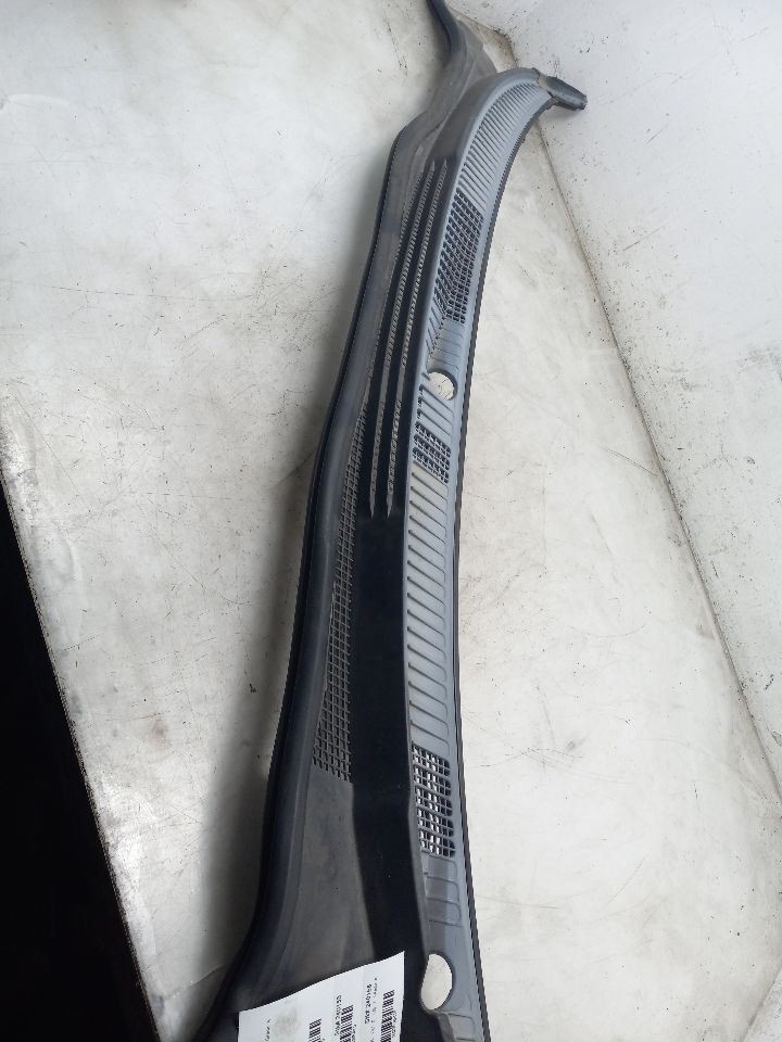 2002 LEXUS IS300 3.0L COWL VENT PANEL