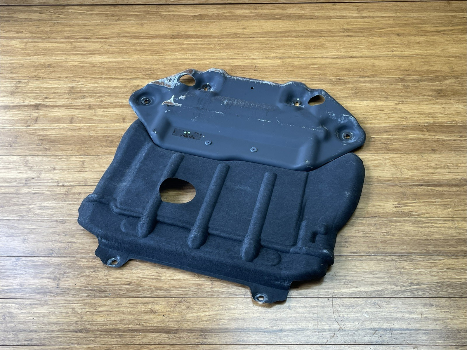 2016-2019 Jeep Grand Cherokee WK2 Front Engine Skid Plate Splash Guard OEM *NOTE