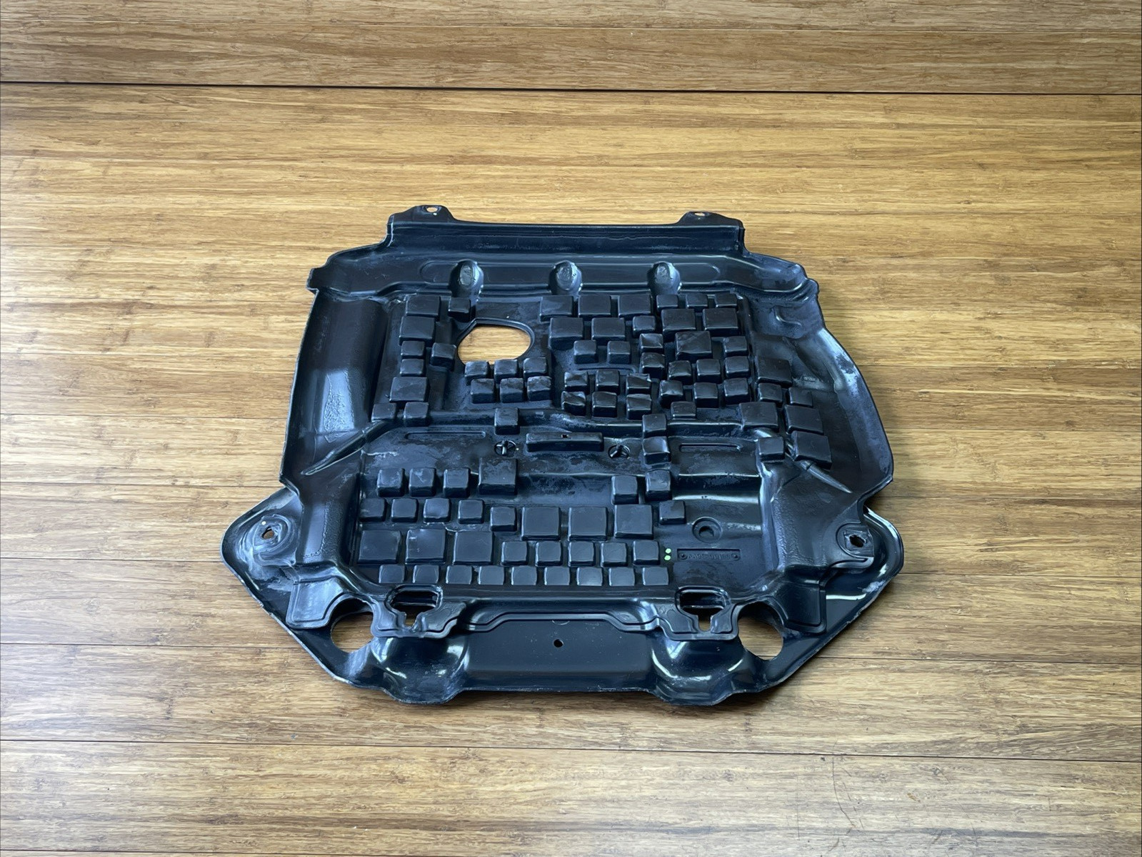 2016-2019 Jeep Grand Cherokee WK2 Front Engine Skid Plate Splash Guard OEM *NOTE