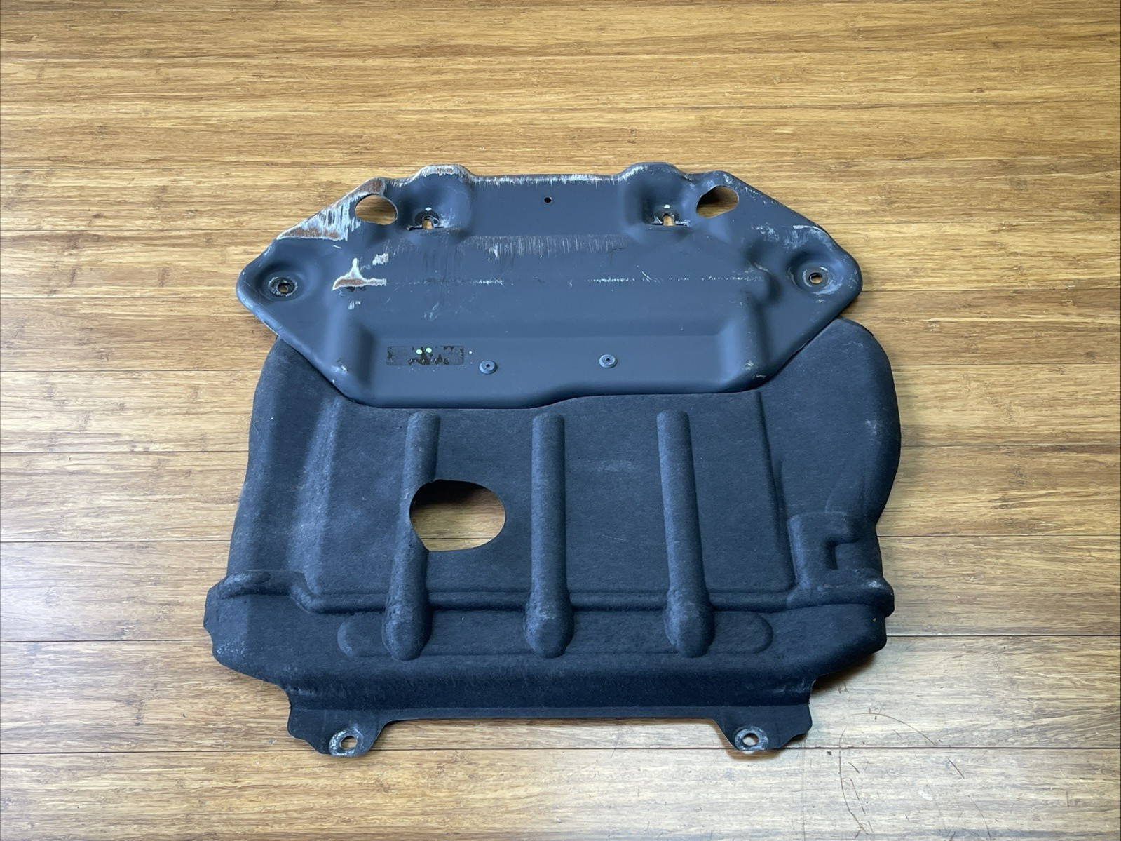 2016-2019 Jeep Grand Cherokee WK2 Front Engine Skid Plate Splash Guard OEM *NOTE