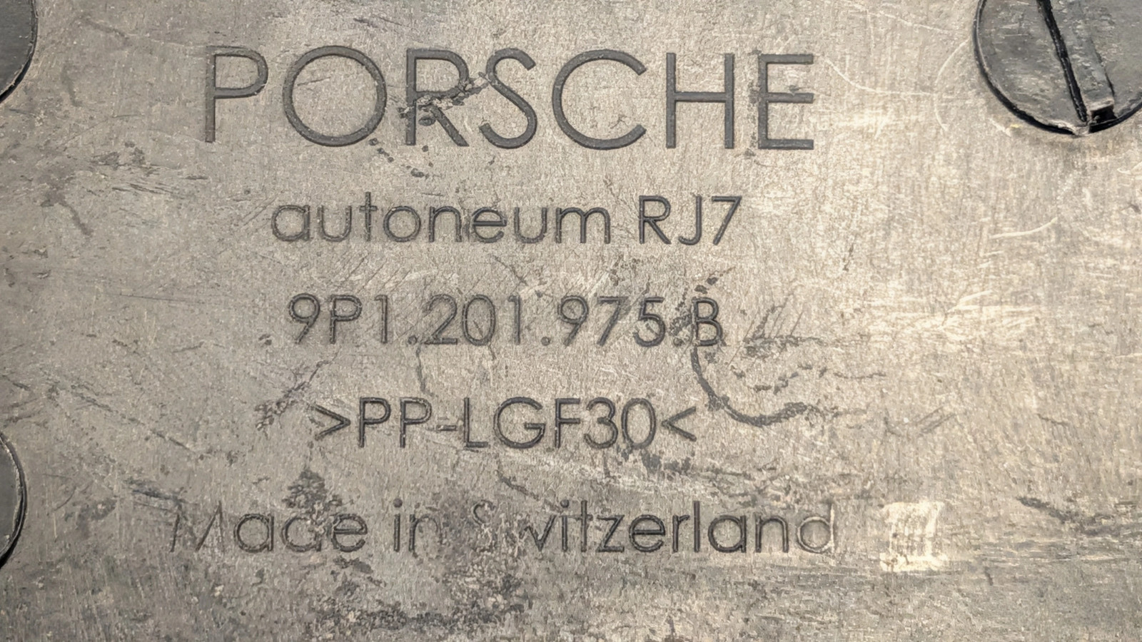 EB1452 2019 PORSCHE 991 911 TURBO S FUEL TANK UNDER BODY SHIELD