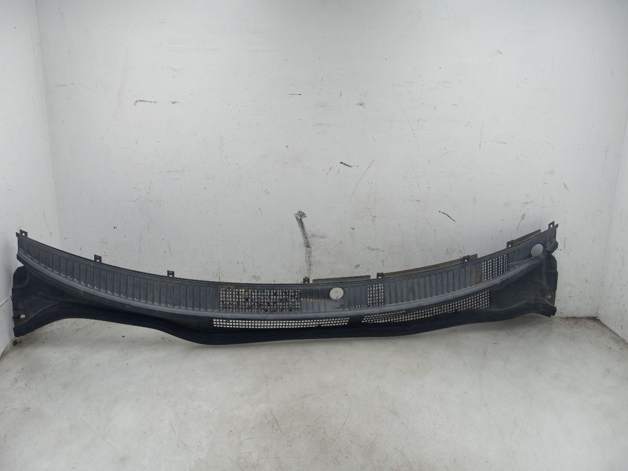2001 LEXUS IS300 3.0L COWL VENT PANEL