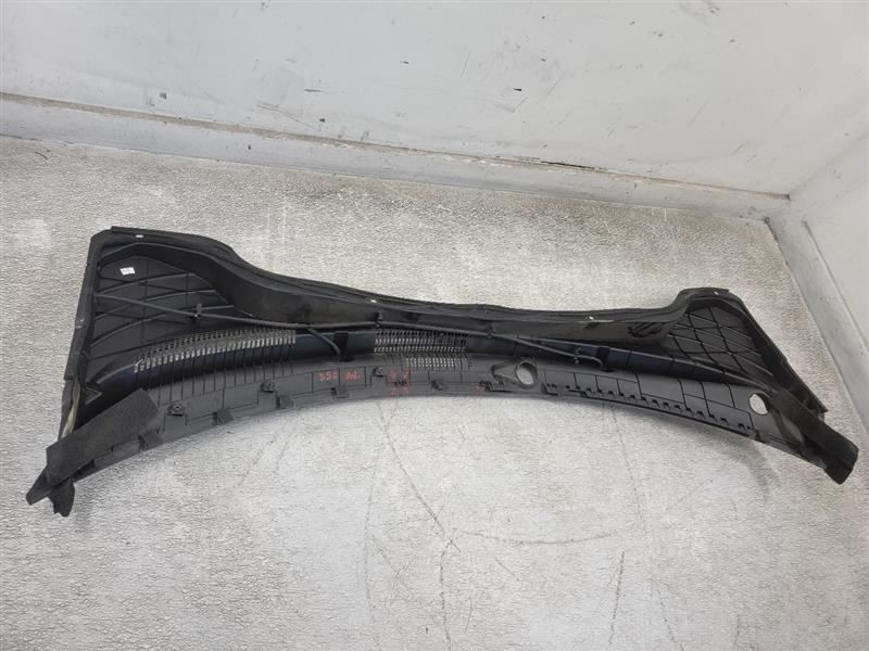 2020-2023 Kia Soul Windshield Cowl Vent Panel 86150K0000 *Broken Clips*