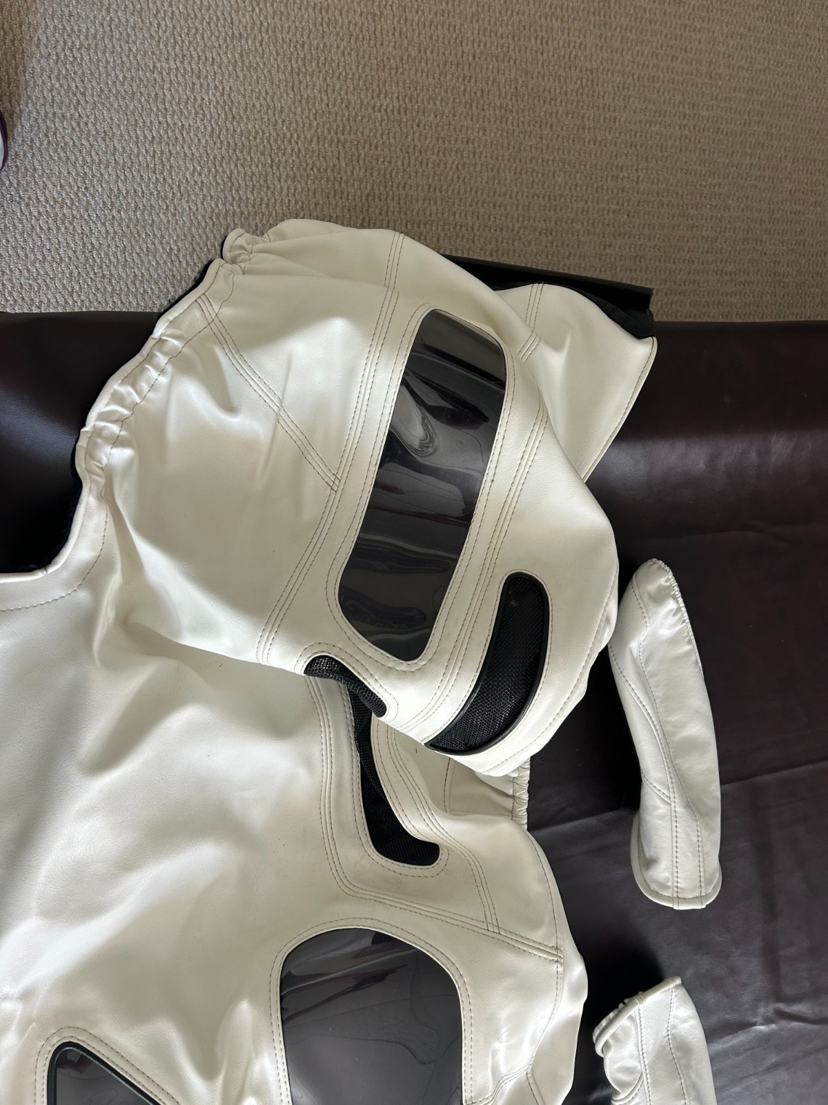 Colgan Custom C5 Corvette Bra & Mirror Covers – White Leather