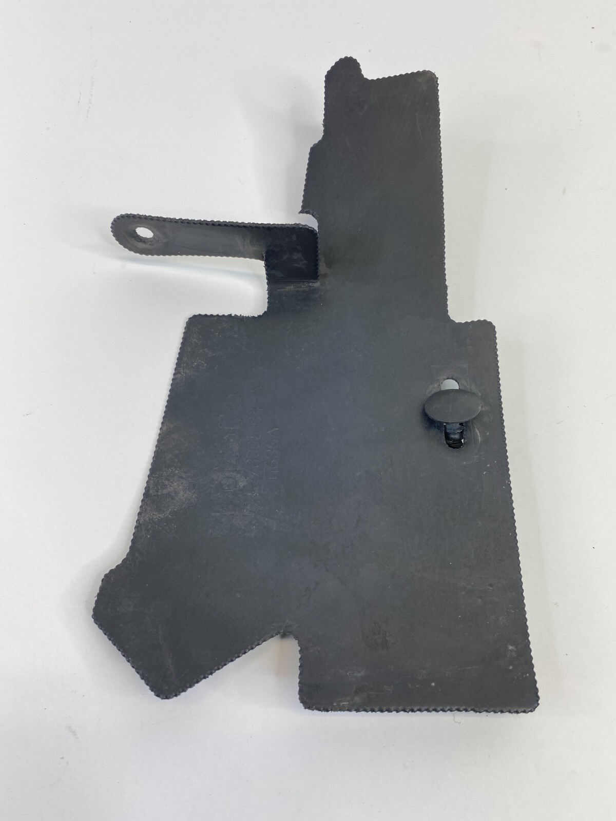 2013-2016 FORD ESCAPE FRONT RIGHT PASSENGER SIDE AIR SHIELD DEFLECTOR TRIM