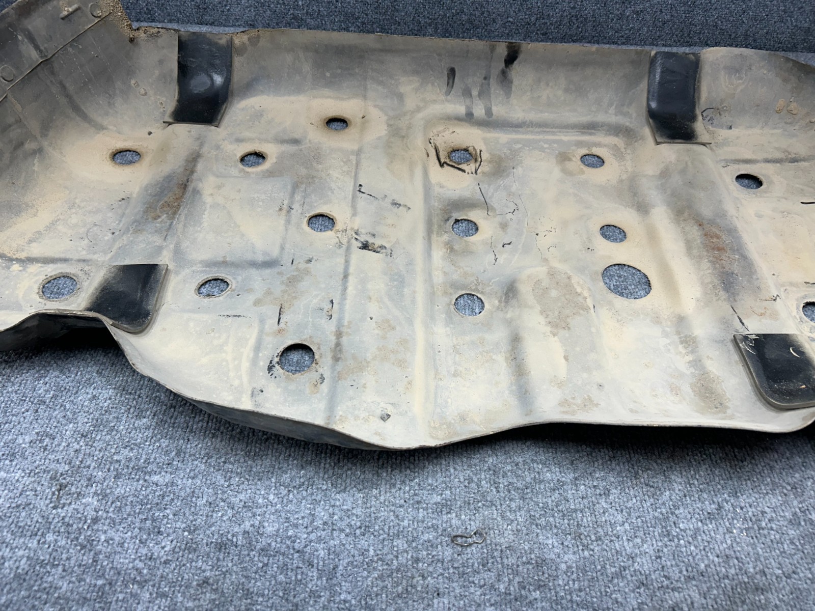TOYOTA LAND CRUISER FJ80 91-92 OEM FUEL TANK LOWER SKID PLATE GUARD SHIELD 170K