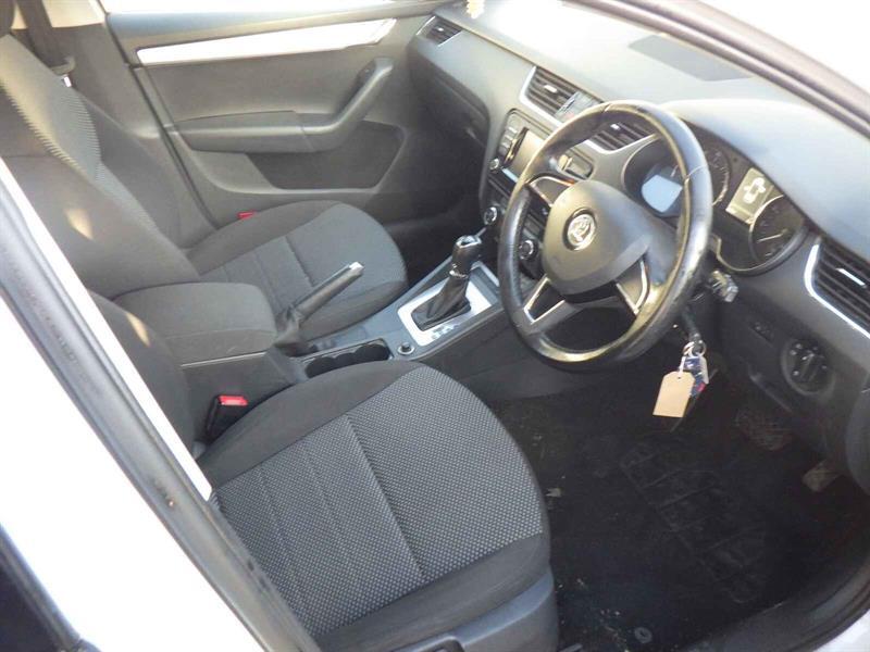 2013-2020 MK3 5E SKODA OCTAVIA FRONT ARCH LINER LH PASSENGER SIDE 5E0809957D