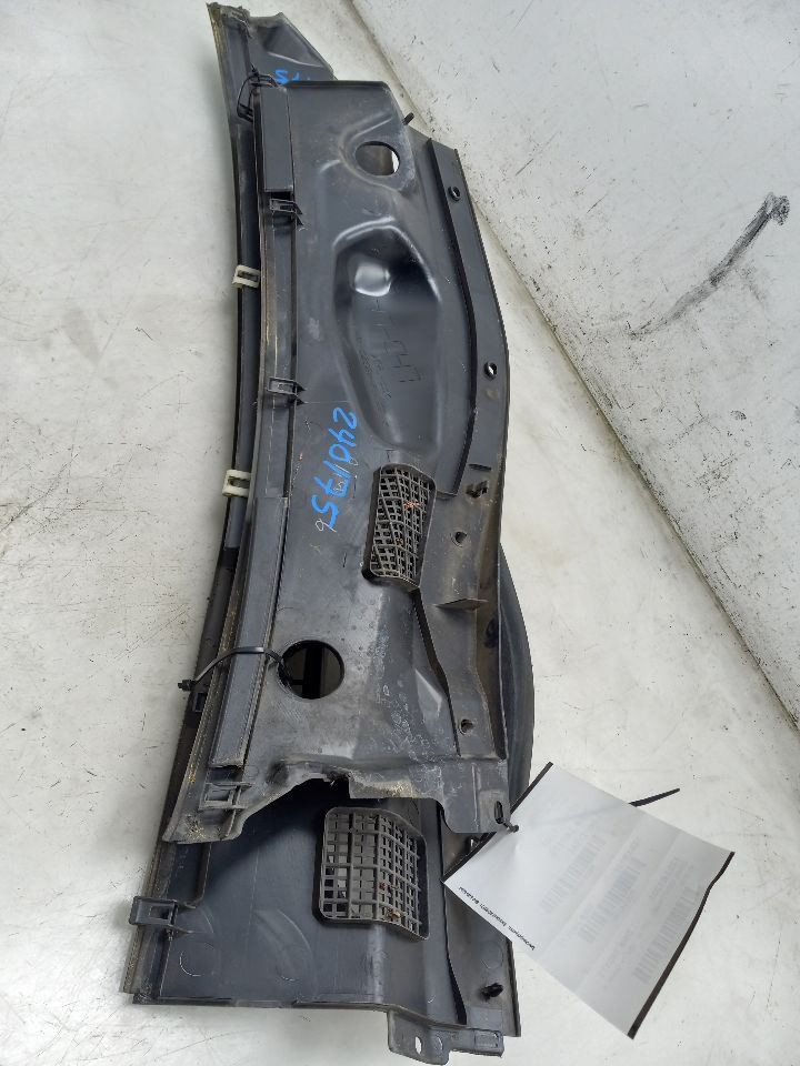 2001 LEXUS RX300 3.0L COWL VENT COVER