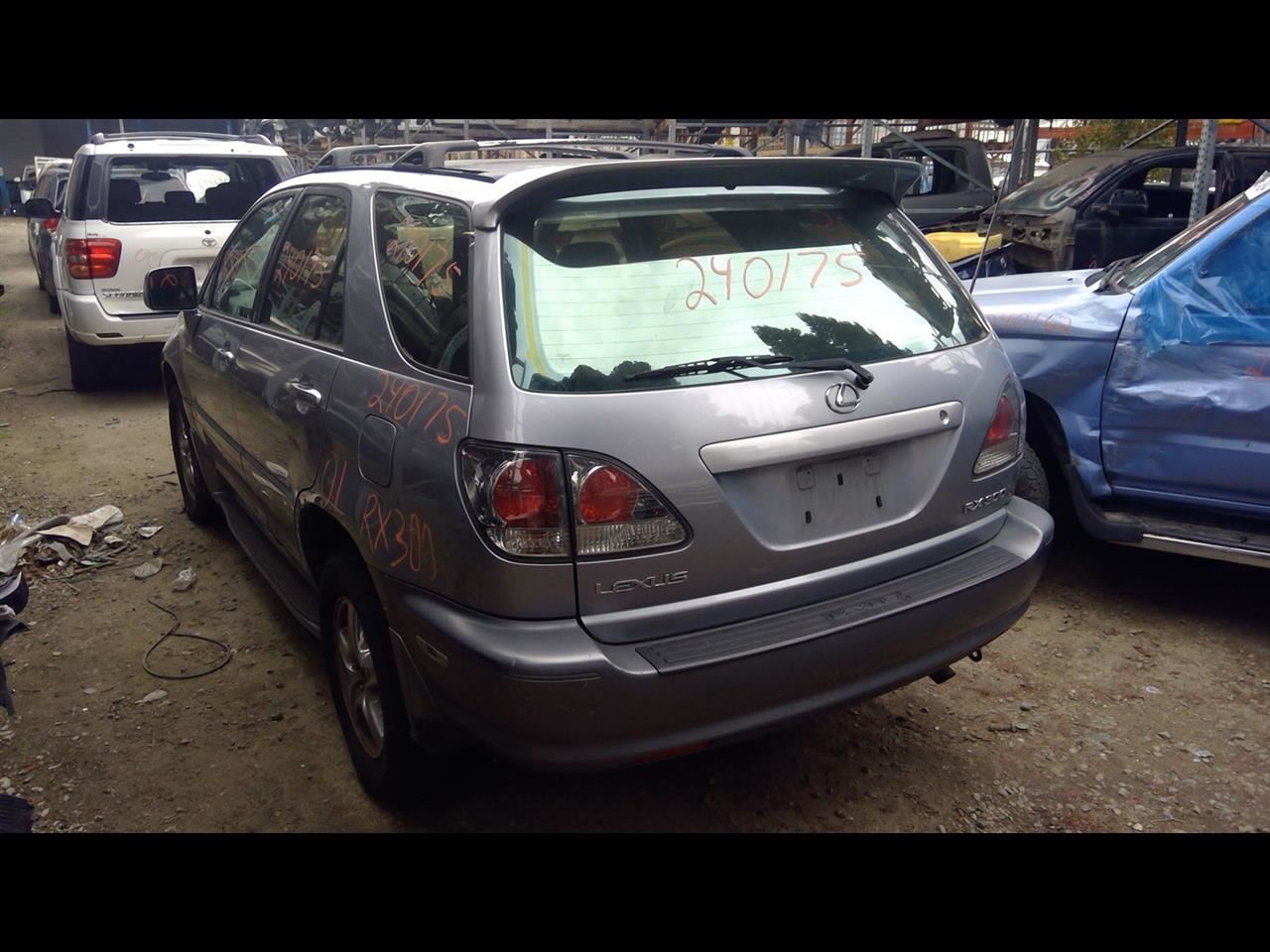 2001 LEXUS RX300 3.0L COWL VENT COVER