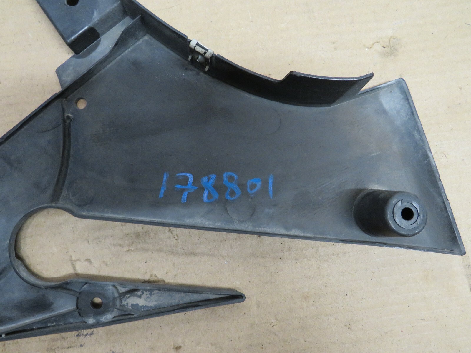 2013-2019 BMW F10 M5 F06 M6 RIGHT UNDERFLOOR COVER TANK PANEL SHIELD OEM 17801